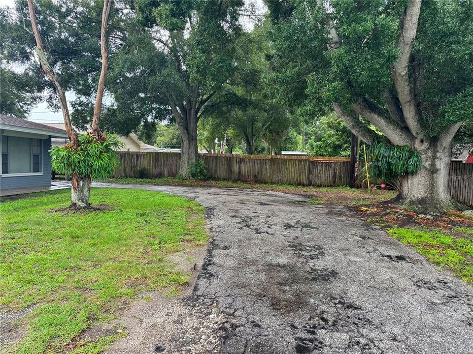 For Rent: $1,750 (2 beds, 1 baths, 850 Square Feet)