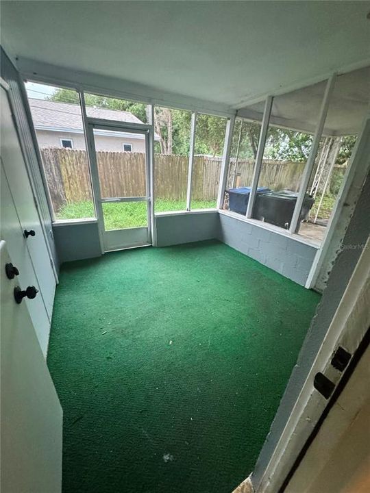 For Rent: $1,750 (2 beds, 1 baths, 850 Square Feet)