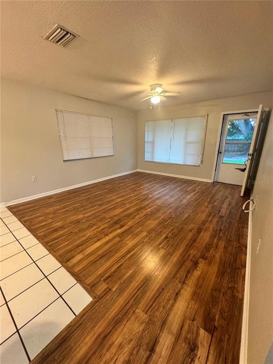 For Rent: $1,750 (2 beds, 1 baths, 850 Square Feet)