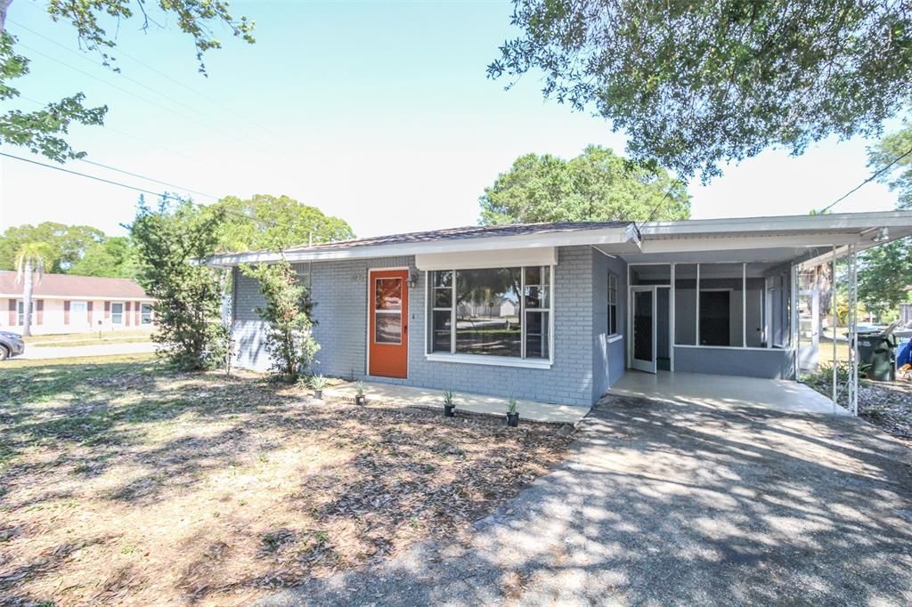 For Rent: $1,750 (2 beds, 1 baths, 850 Square Feet)