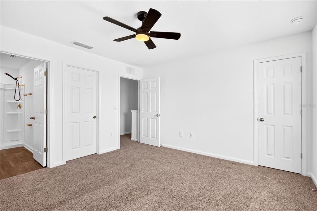 For Sale: $239,900 (2 beds, 2 baths, 1160 Square Feet)