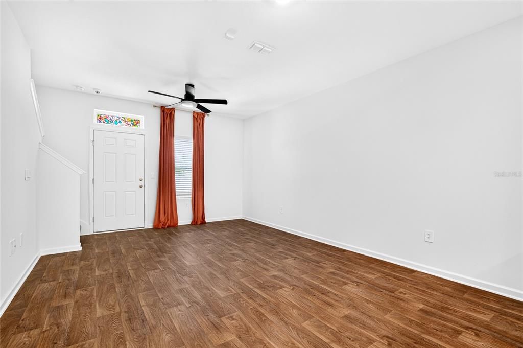 For Sale: $239,900 (2 beds, 2 baths, 1160 Square Feet)