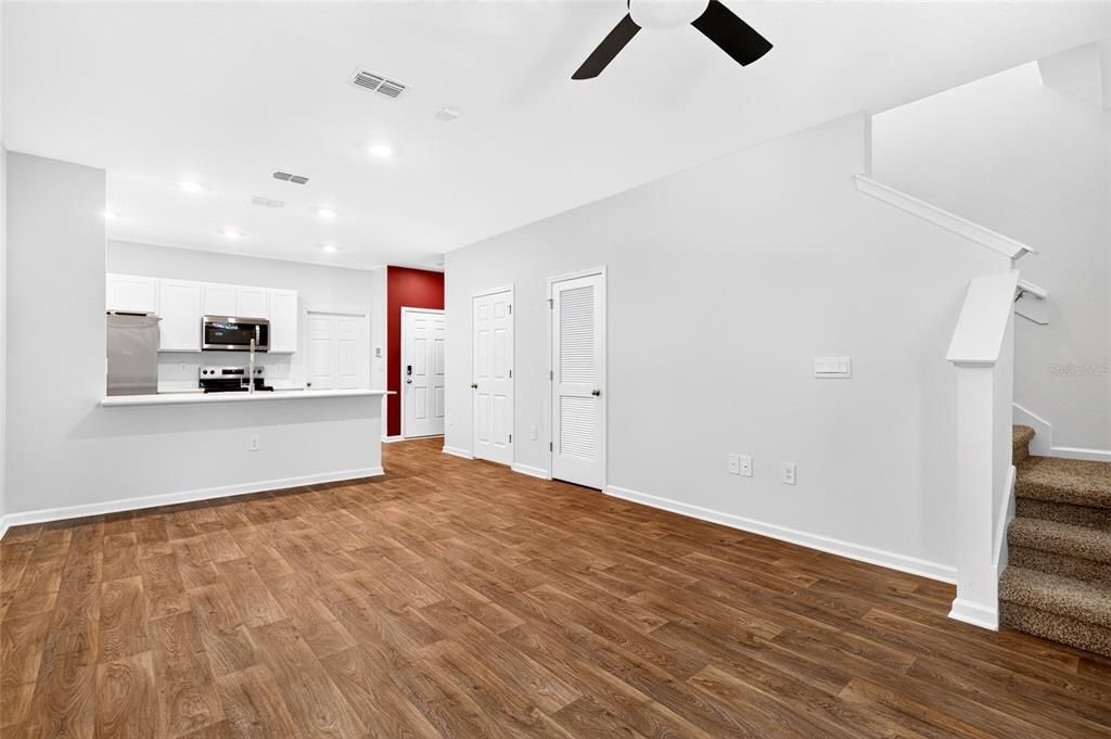 For Sale: $239,900 (2 beds, 2 baths, 1160 Square Feet)