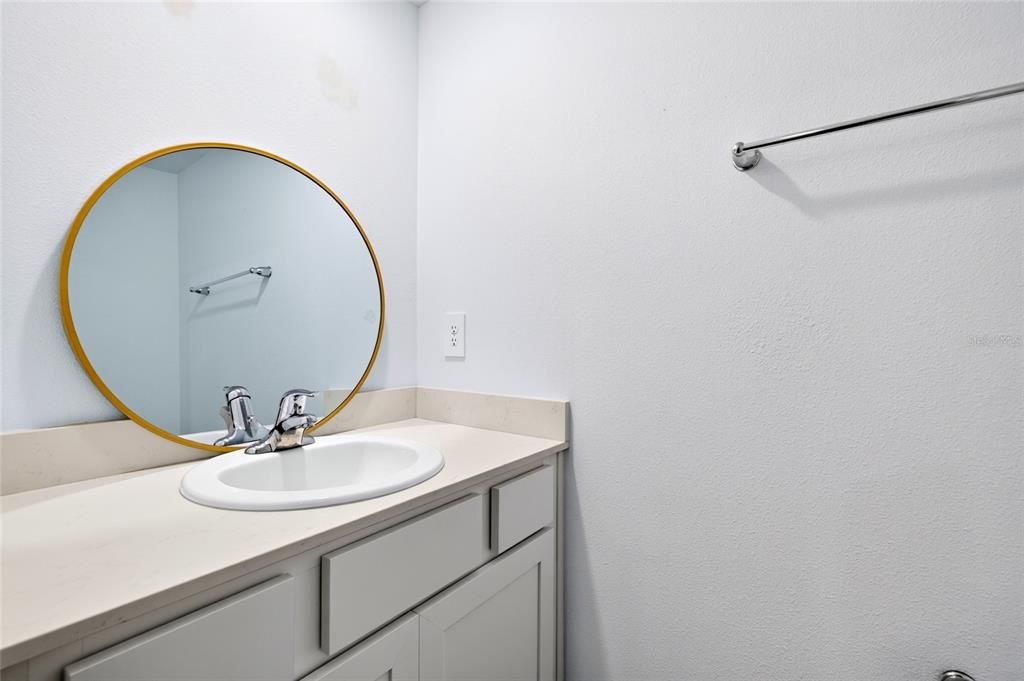 For Sale: $239,900 (2 beds, 2 baths, 1160 Square Feet)