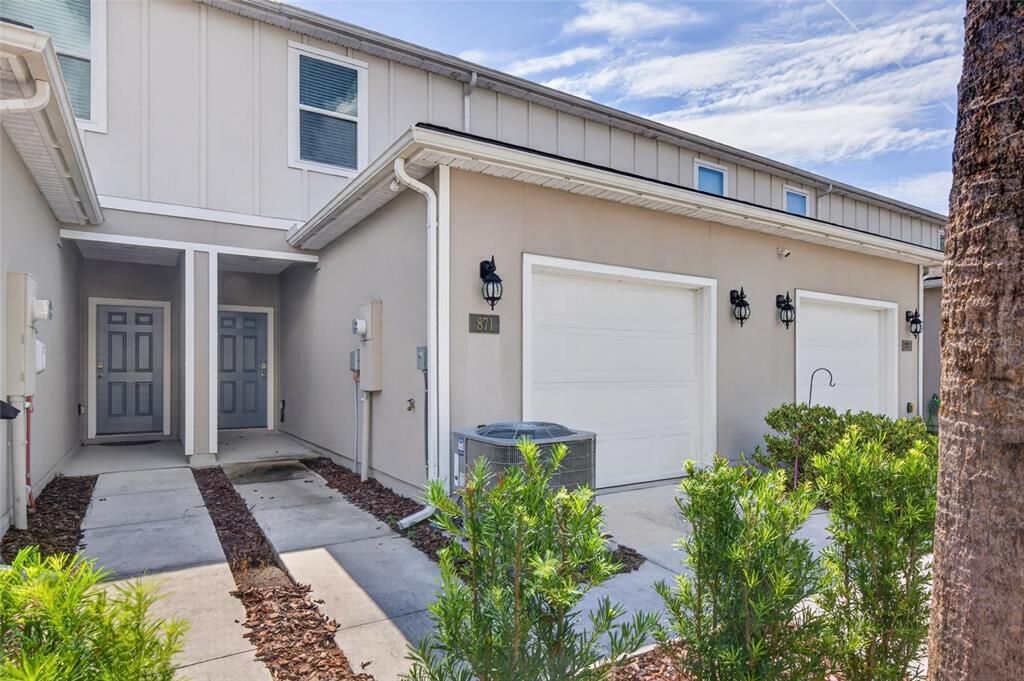 For Sale: $239,900 (2 beds, 2 baths, 1160 Square Feet)