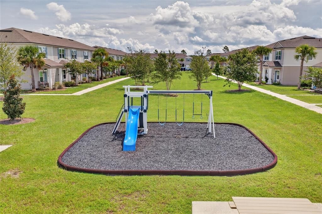 For Sale: $239,900 (2 beds, 2 baths, 1160 Square Feet)