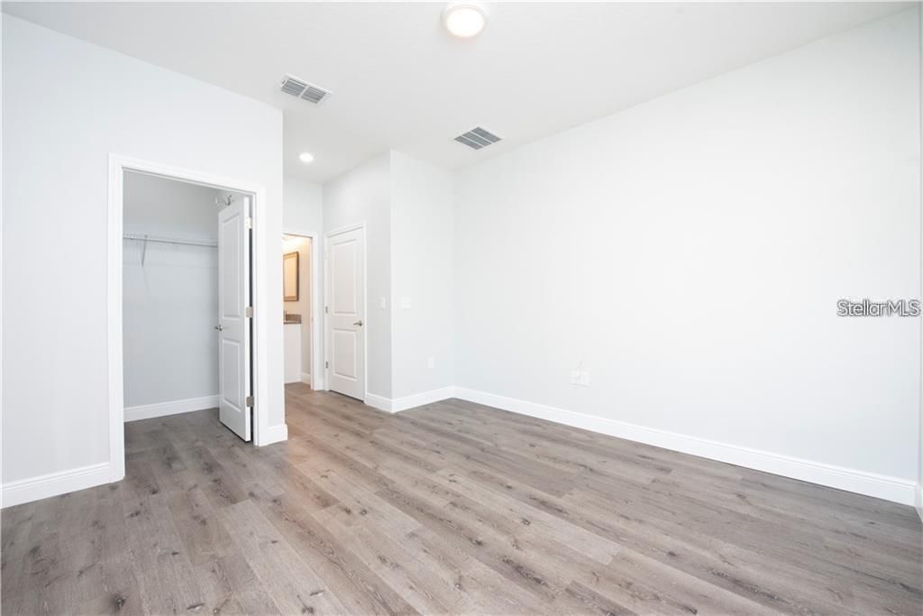 For Rent: $2,297 (3 beds, 2 baths, 1270 Square Feet)