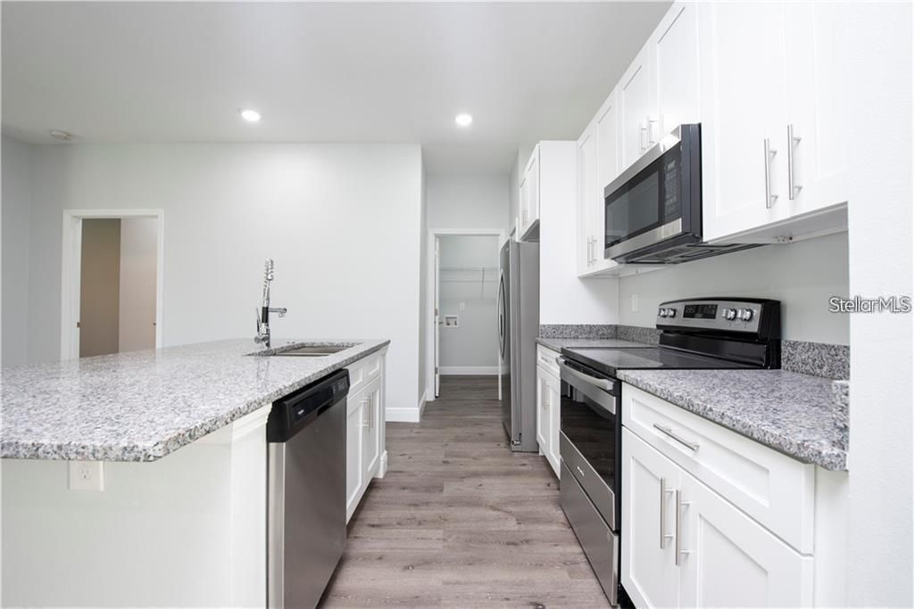 For Rent: $2,297 (3 beds, 2 baths, 1270 Square Feet)