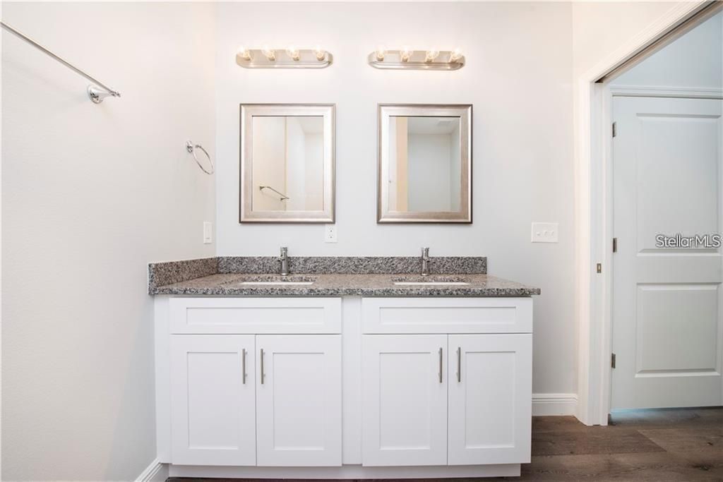 For Rent: $2,297 (3 beds, 2 baths, 1270 Square Feet)