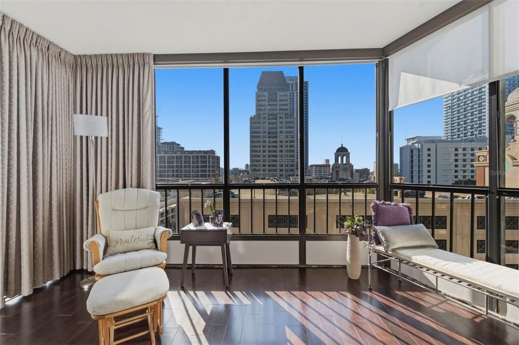 For Rent: $2,995 (1 beds, 1 baths, 1180 Square Feet)