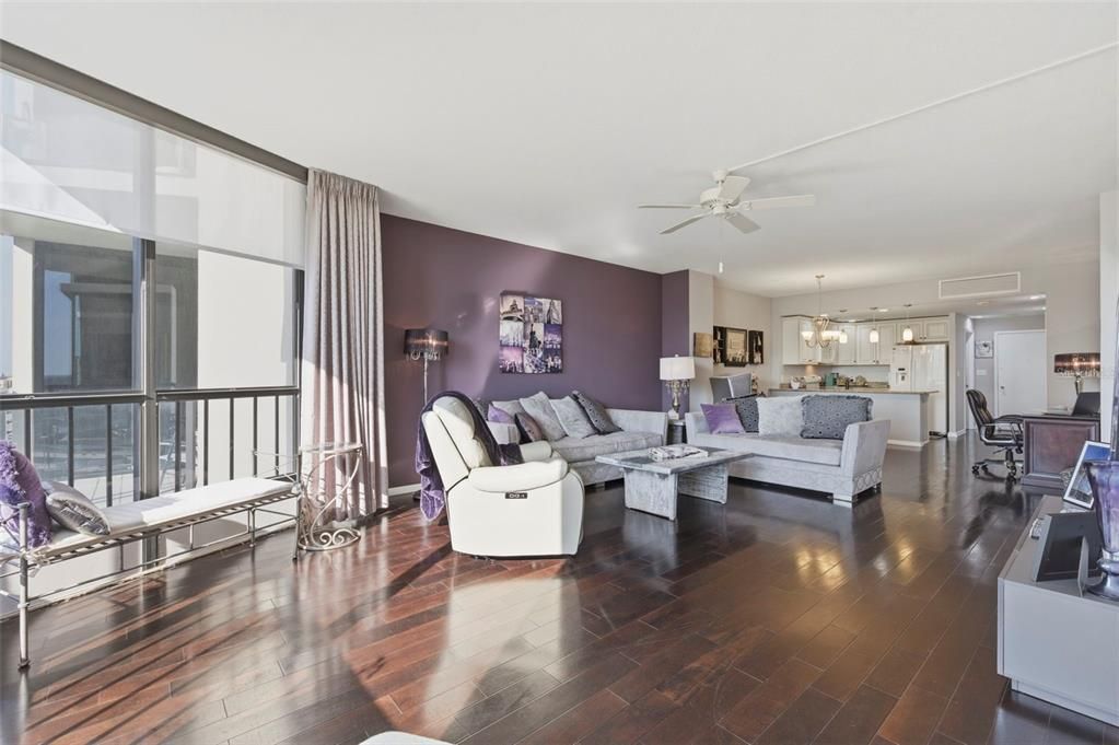 For Rent: $2,995 (1 beds, 1 baths, 1180 Square Feet)