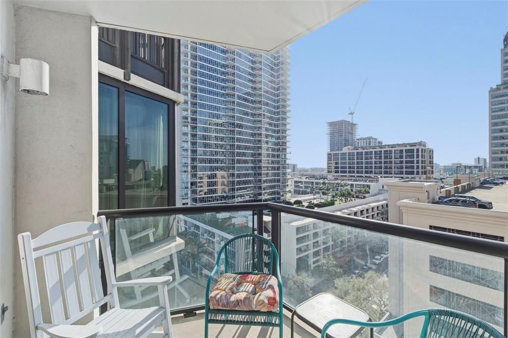 For Rent: $2,995 (1 beds, 1 baths, 1180 Square Feet)