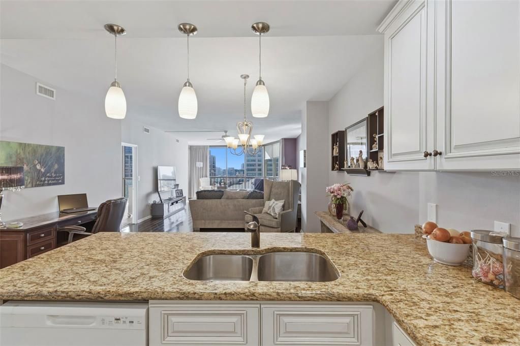 For Rent: $2,995 (1 beds, 1 baths, 1180 Square Feet)