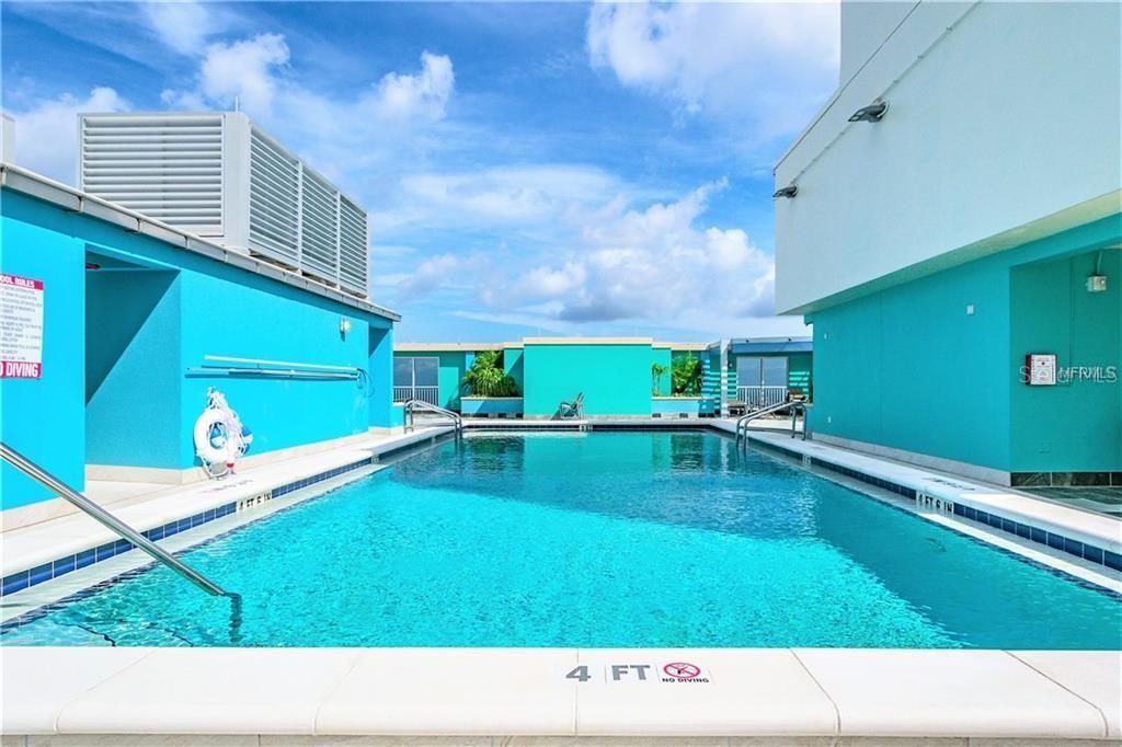 For Rent: $2,995 (1 beds, 1 baths, 1180 Square Feet)