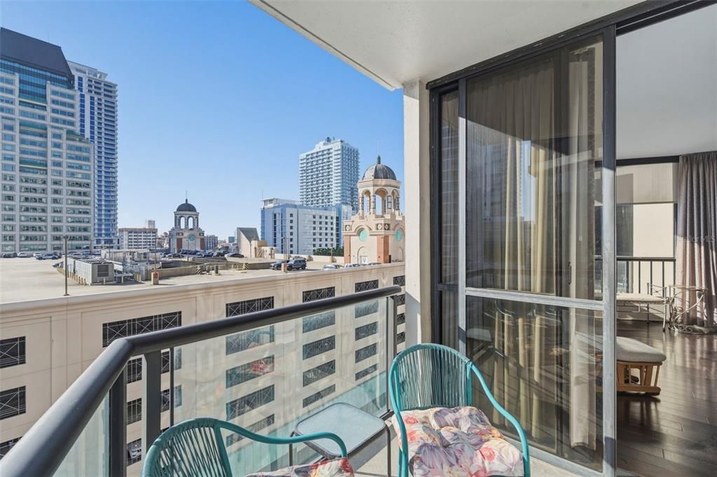 For Rent: $2,995 (1 beds, 1 baths, 1180 Square Feet)
