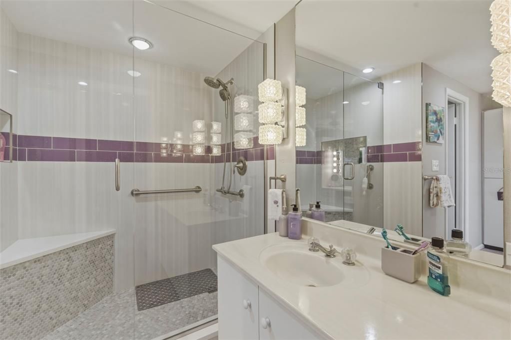 For Rent: $2,995 (1 beds, 1 baths, 1180 Square Feet)