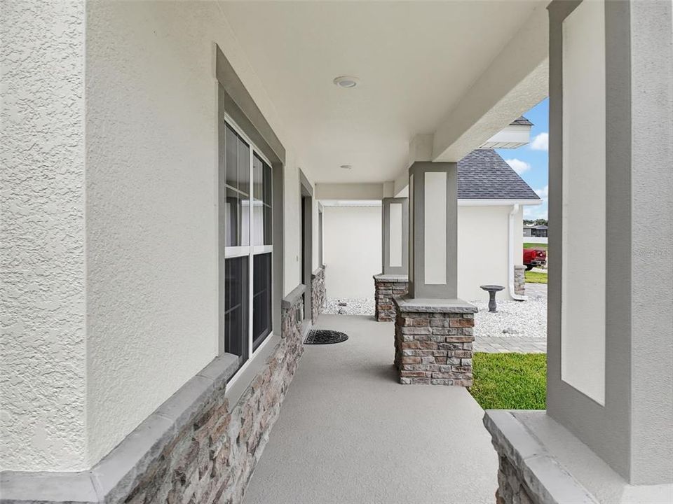 En Venta: $435,000 (3 camas, 2 baños, 1980 Pies cuadrados)