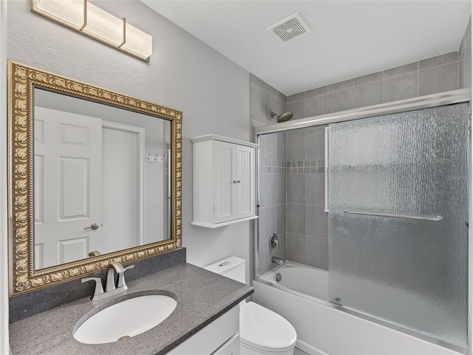 En Venta: $435,000 (3 camas, 2 baños, 1980 Pies cuadrados)