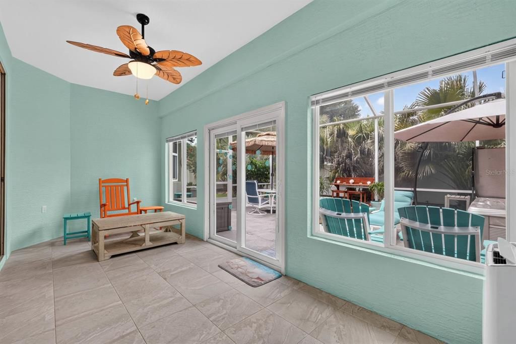 En Venta: $385,000 (3 camas, 2 baños, 1832 Pies cuadrados)