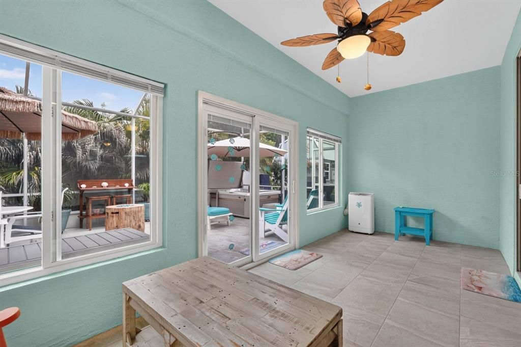 En Venta: $385,000 (3 camas, 2 baños, 1832 Pies cuadrados)