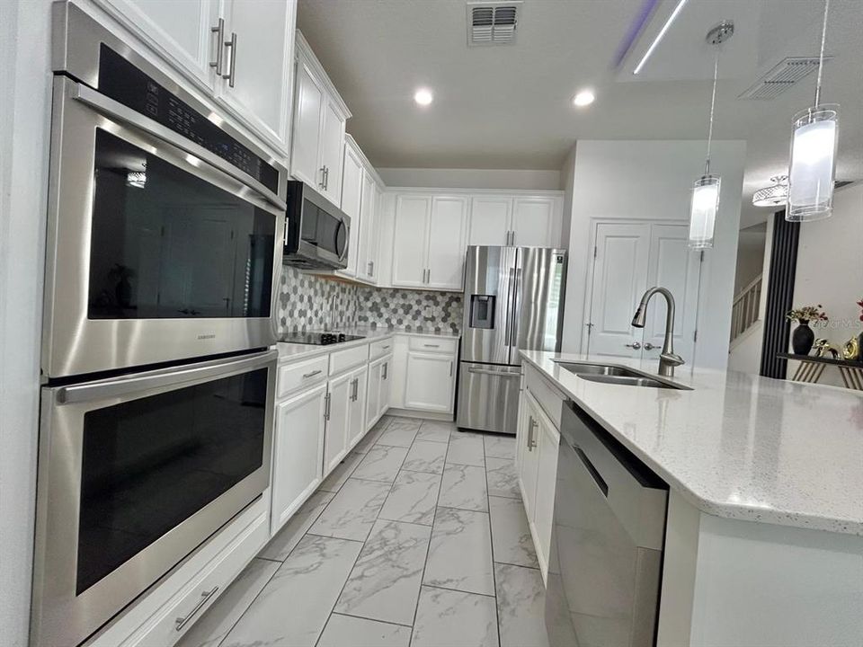 For Rent: $2,800 (4 beds, 3 baths, 2408 Square Feet)