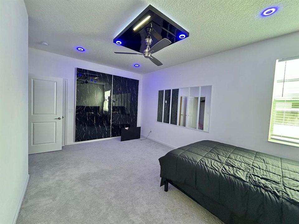 For Rent: $2,800 (4 beds, 3 baths, 2408 Square Feet)