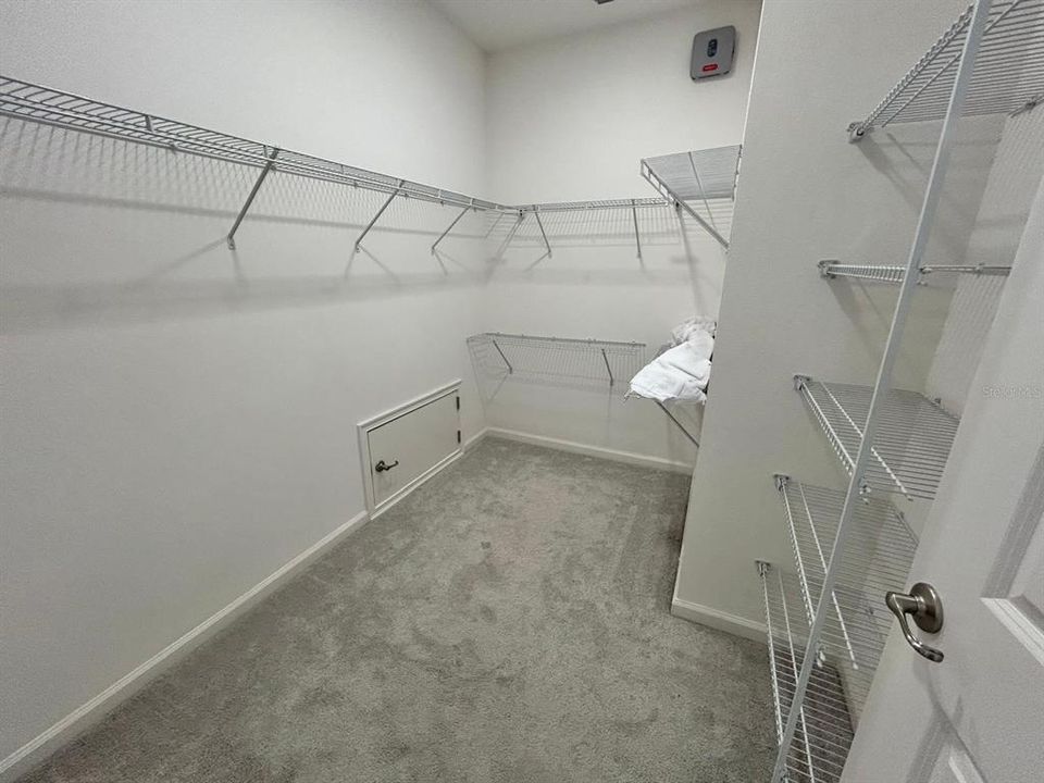 For Rent: $2,800 (4 beds, 3 baths, 2408 Square Feet)