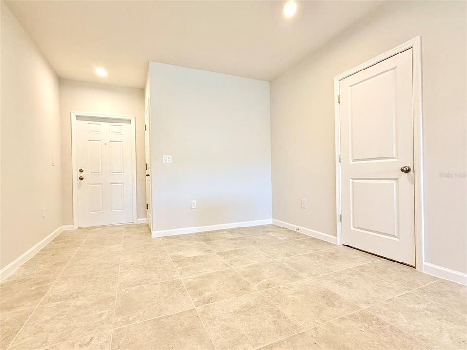 For Rent: $1,700 (3 beds, 2 baths, 1445 Square Feet)