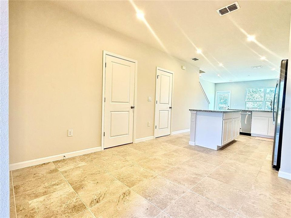 For Rent: $1,700 (3 beds, 2 baths, 1445 Square Feet)