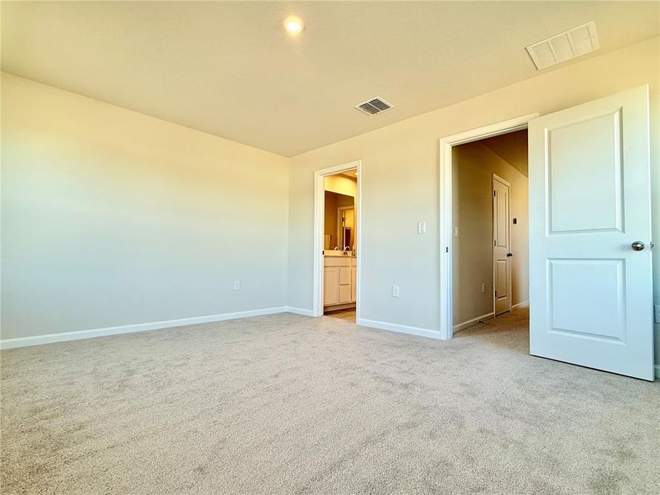For Rent: $1,700 (3 beds, 2 baths, 1445 Square Feet)