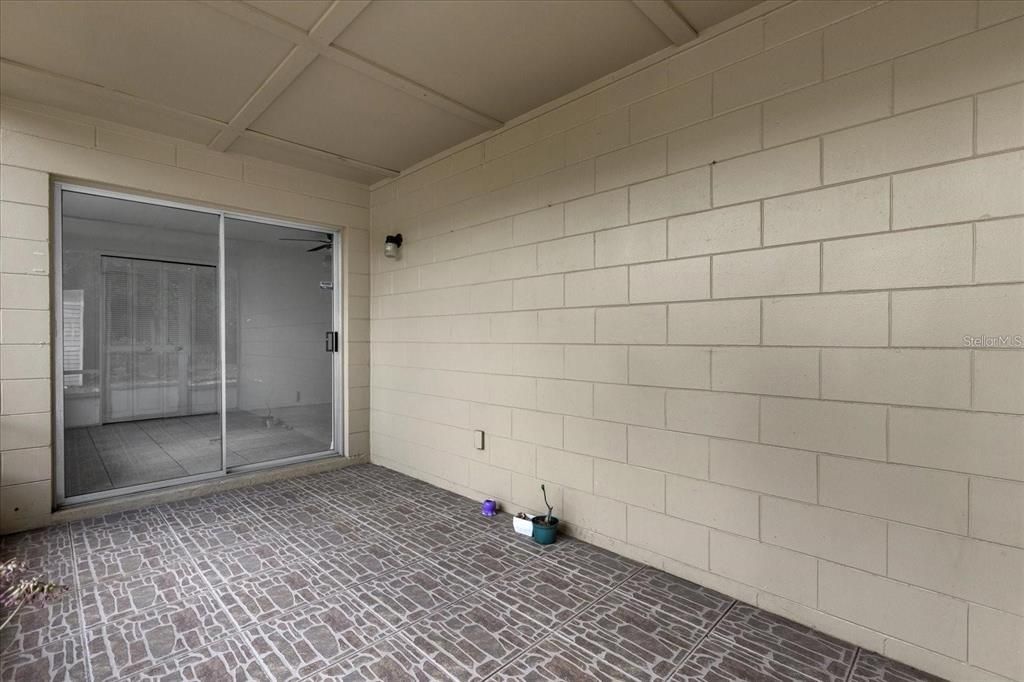 For Rent: $2,400 (3 beds, 2 baths, 1330 Square Feet)