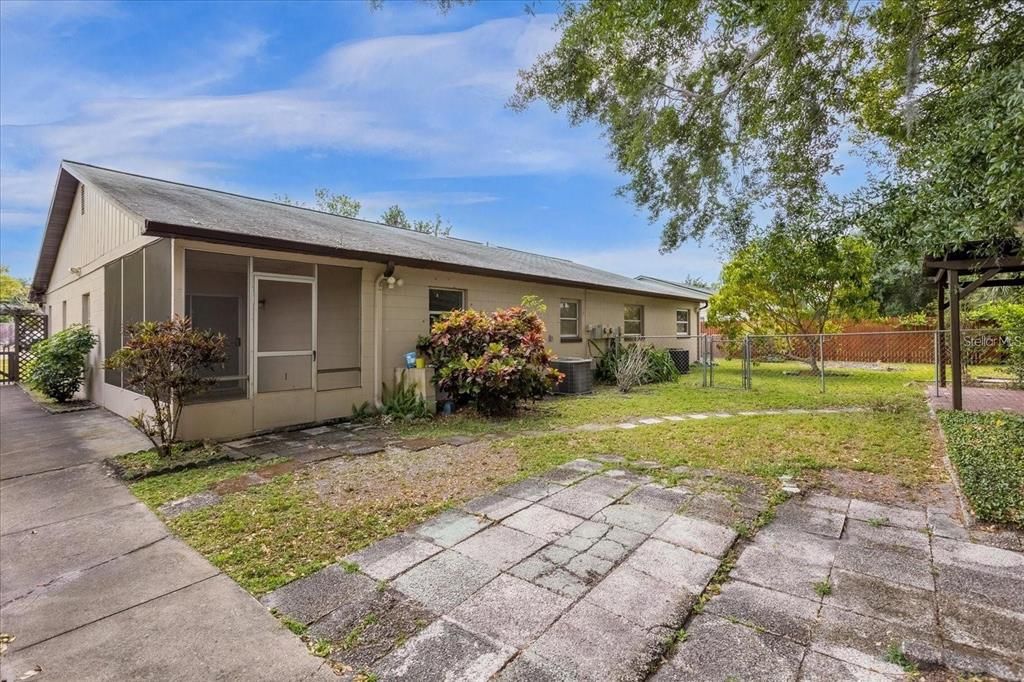 For Rent: $2,400 (3 beds, 2 baths, 1330 Square Feet)