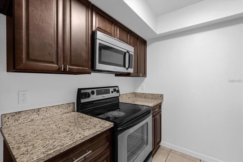 For Rent: $2,400 (3 beds, 2 baths, 1330 Square Feet)
