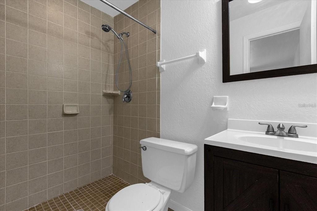 For Rent: $2,400 (3 beds, 2 baths, 1330 Square Feet)