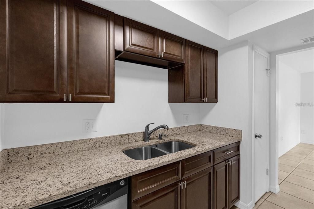 For Rent: $2,400 (3 beds, 2 baths, 1330 Square Feet)
