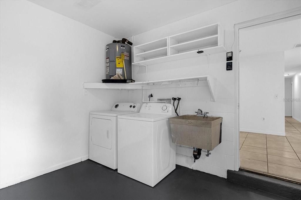 For Rent: $2,400 (3 beds, 2 baths, 1330 Square Feet)