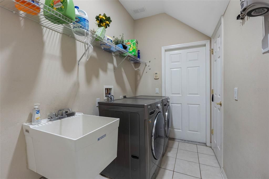 For Rent: $4,300 (4 beds, 3 baths, 3526 Square Feet)