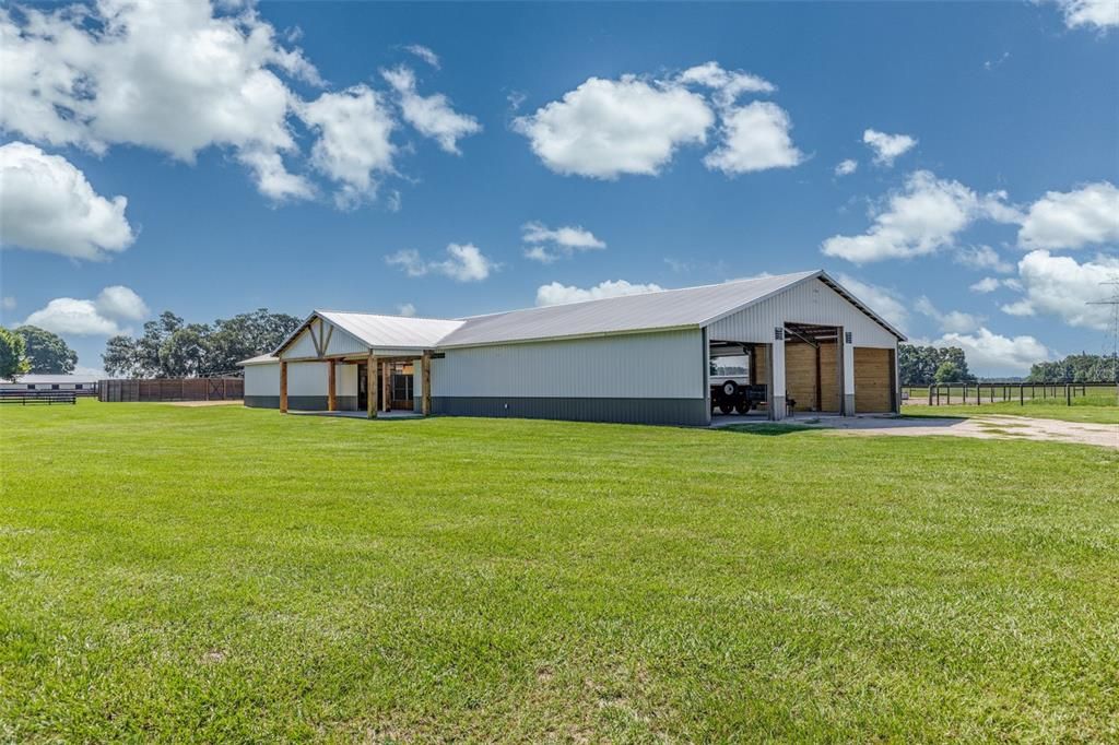 For Sale: $1,175,000 (2 beds, 1 baths, 710 Square Feet)