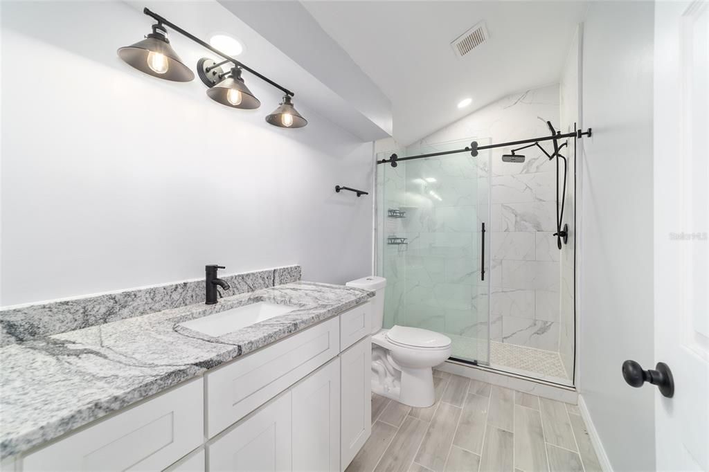 For Sale: $1,175,000 (2 beds, 1 baths, 710 Square Feet)