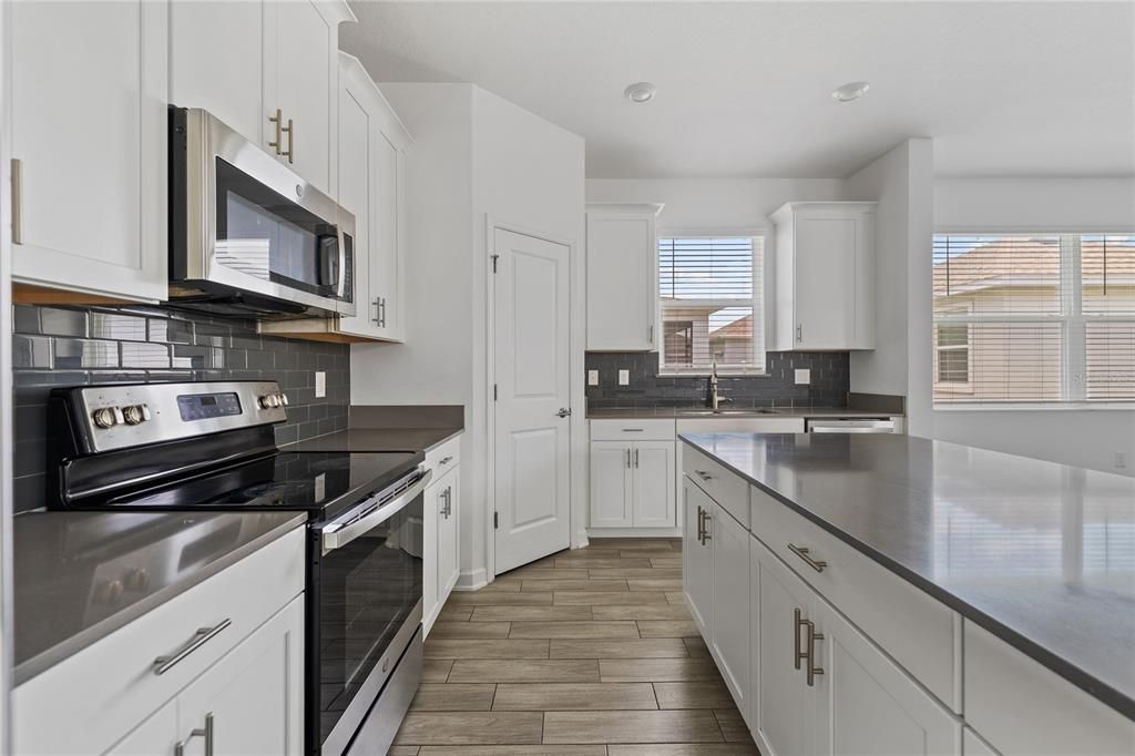 For Rent: $2,800 (4 beds, 3 baths, 2469 Square Feet)