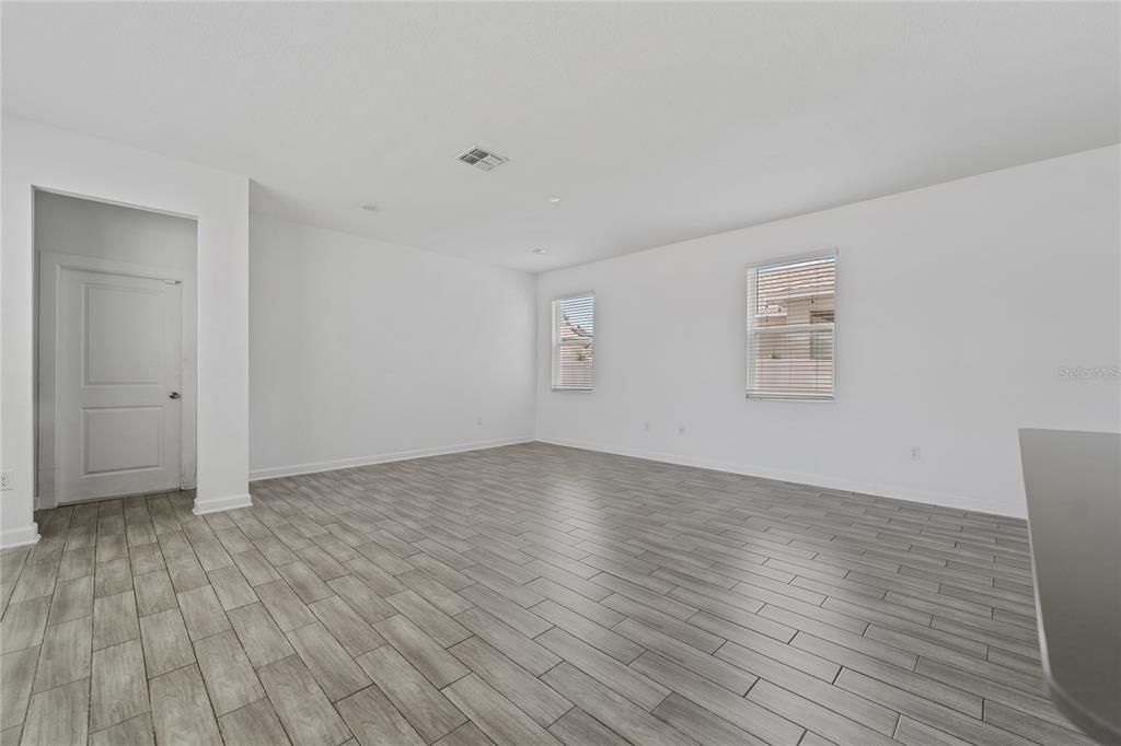 For Rent: $2,800 (4 beds, 3 baths, 2469 Square Feet)