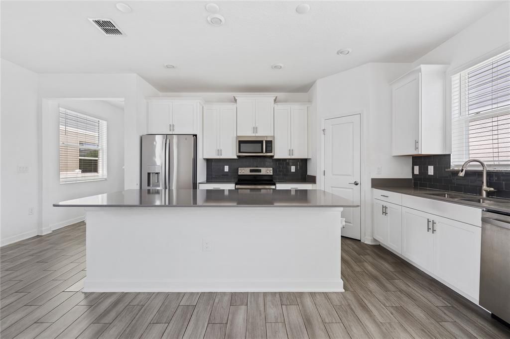 For Rent: $2,800 (4 beds, 3 baths, 2469 Square Feet)
