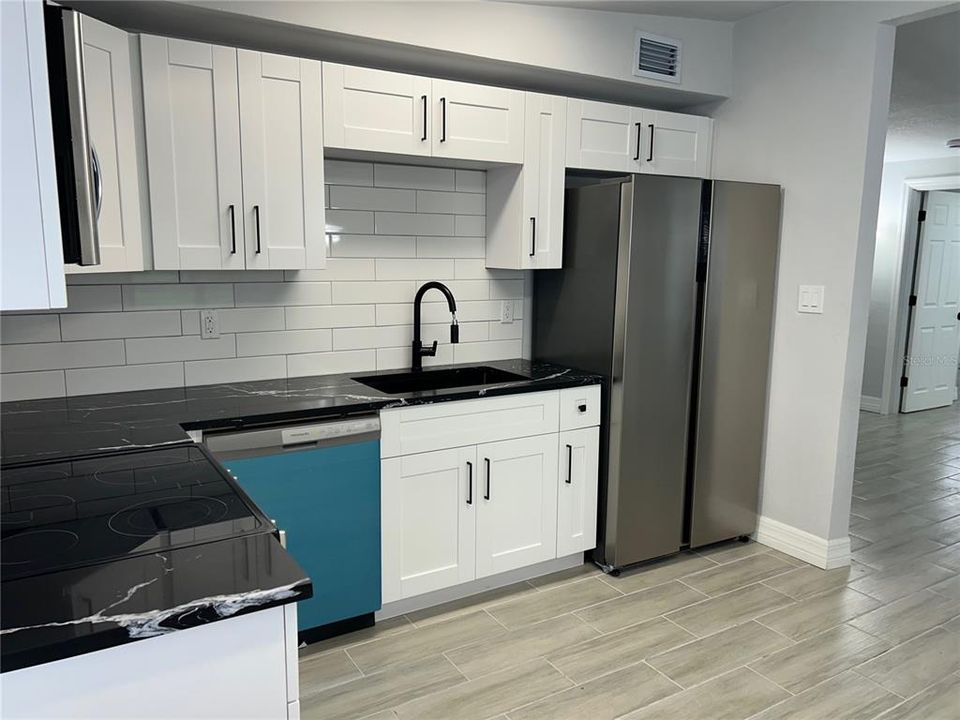 For Sale: $269,997 (3 beds, 2 baths, 1008 Square Feet)