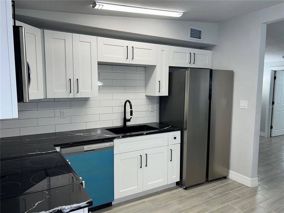 For Sale: $269,997 (3 beds, 2 baths, 1008 Square Feet)
