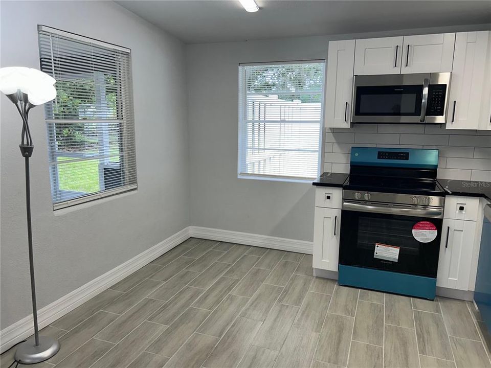 For Sale: $269,997 (3 beds, 2 baths, 1008 Square Feet)
