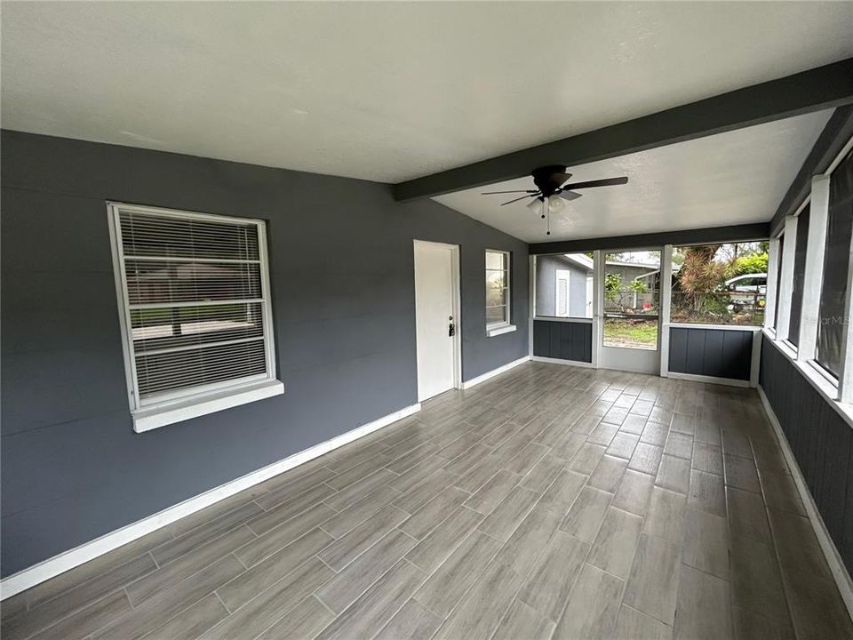 For Sale: $269,997 (3 beds, 2 baths, 1008 Square Feet)