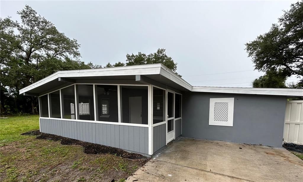 For Sale: $269,997 (3 beds, 2 baths, 1008 Square Feet)