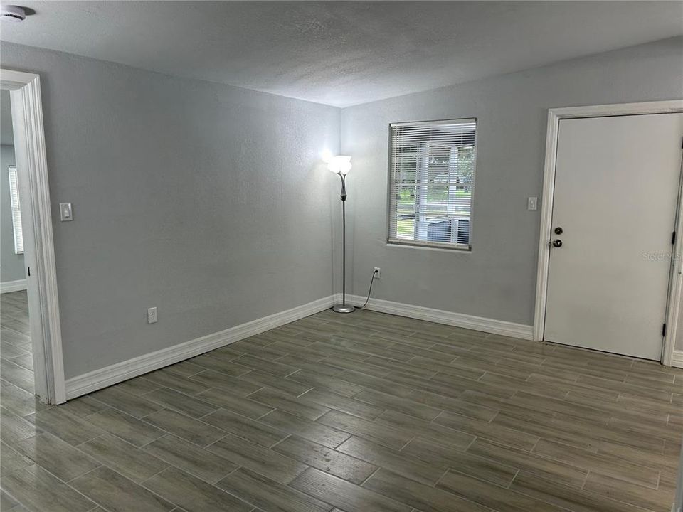 For Sale: $269,997 (3 beds, 2 baths, 1008 Square Feet)