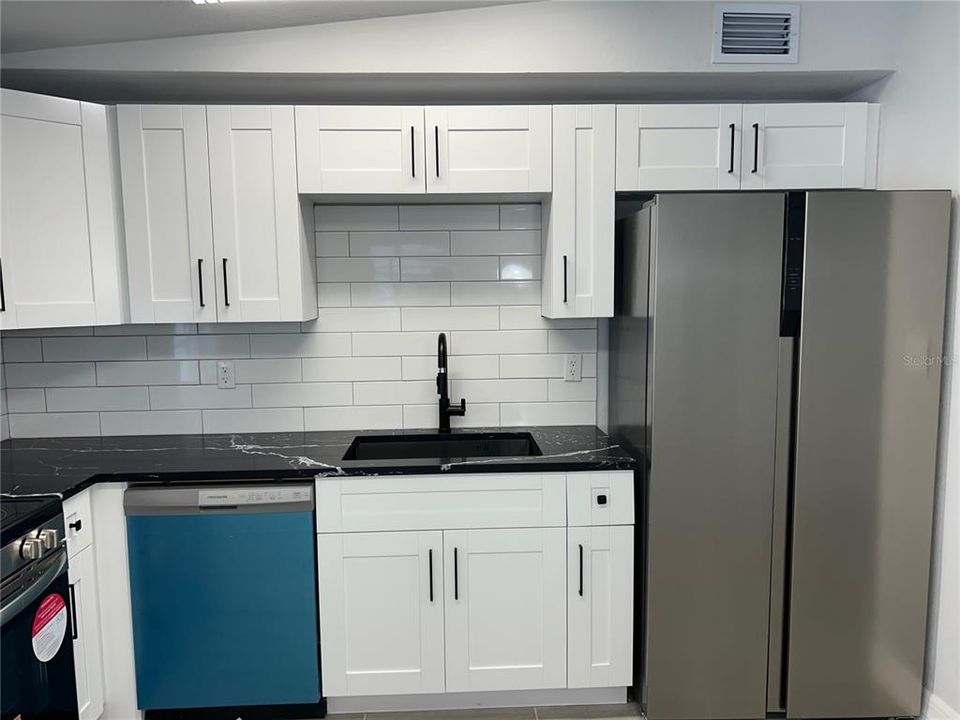 For Sale: $269,997 (3 beds, 2 baths, 1008 Square Feet)