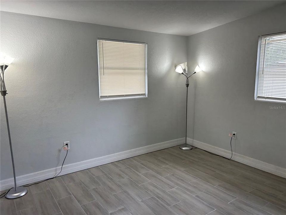 For Sale: $269,997 (3 beds, 2 baths, 1008 Square Feet)